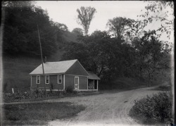 redsch1905.jpg